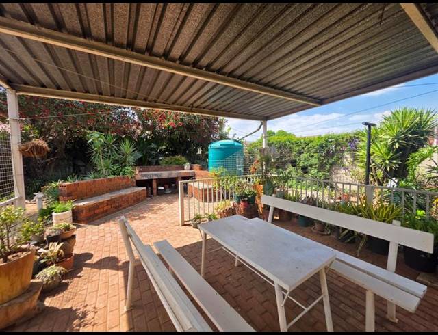 3 BEDROOM HOUSE FOR SALE IN HELIKONPARK